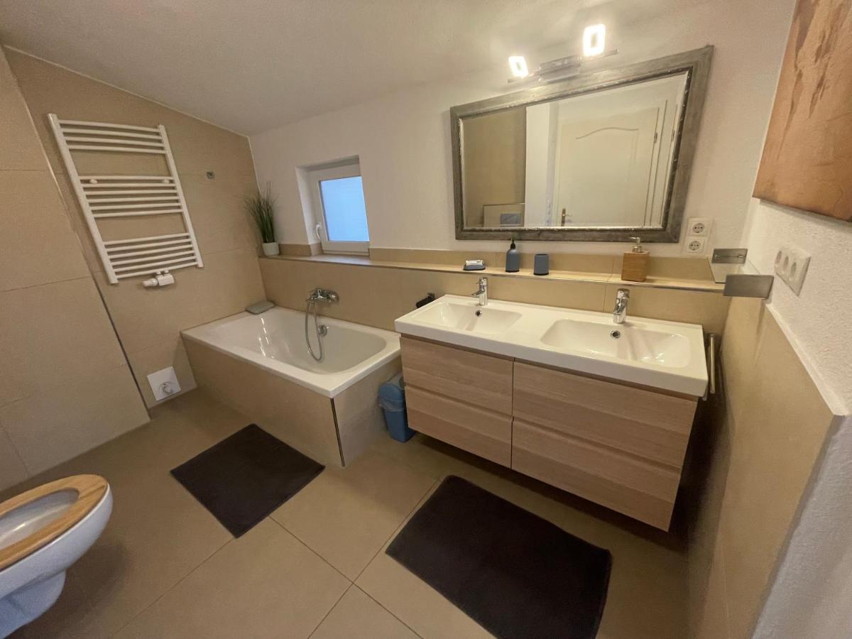 #6 Familienzimmer Mit Gemeinschaftsbad Memmingen Esterno foto